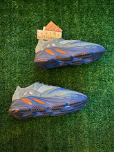 Load image into Gallery viewer, Adidas Yeezy Boost 700