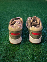 Load image into Gallery viewer, Saucony Shadow 6000 x Up There "Doors To The World"