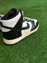 Load image into Gallery viewer, Nike Dunk High Vintage
