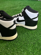 Load image into Gallery viewer, Nike Dunk High Vintage
